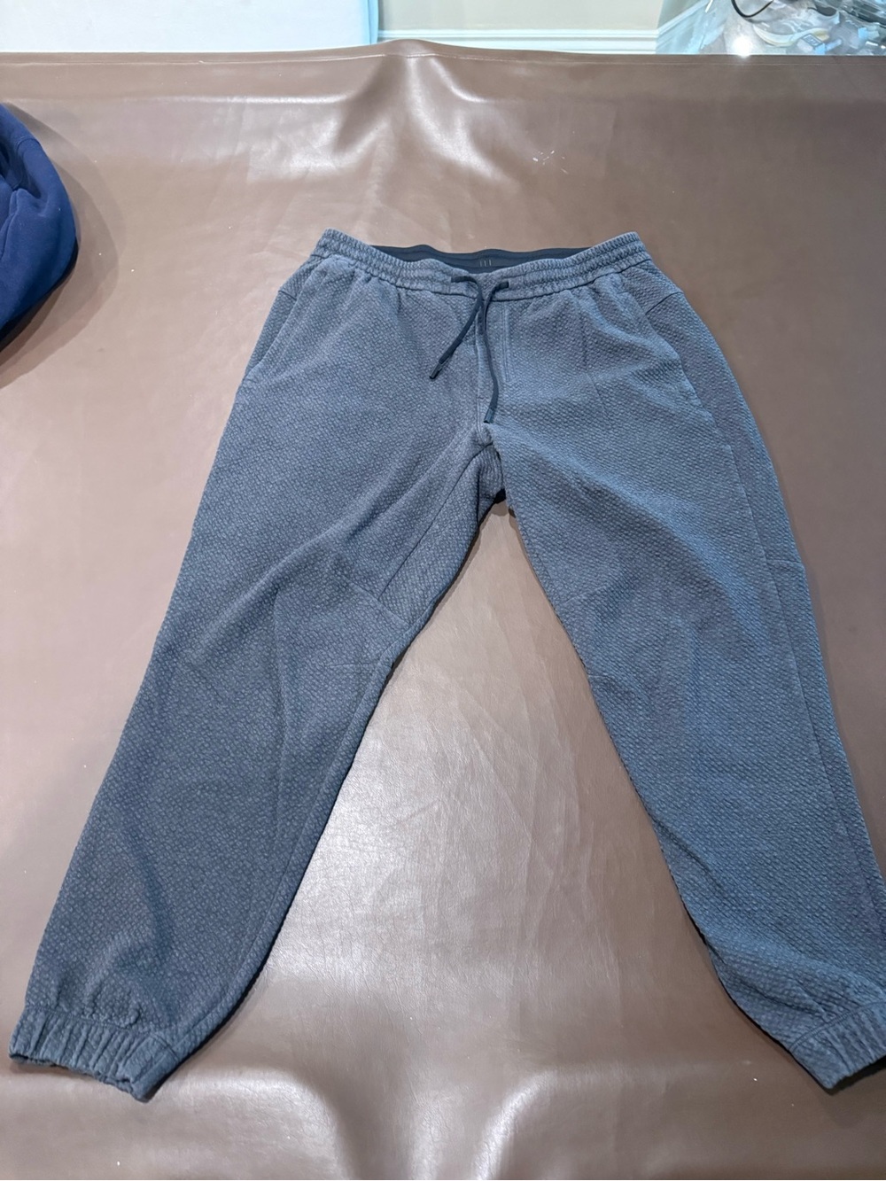 Lululemon men’s pants at ease XL